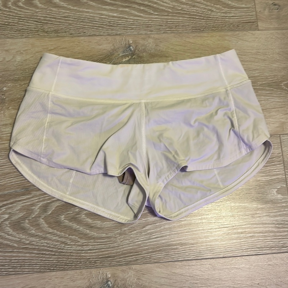 White
4 regular 
Lululemon